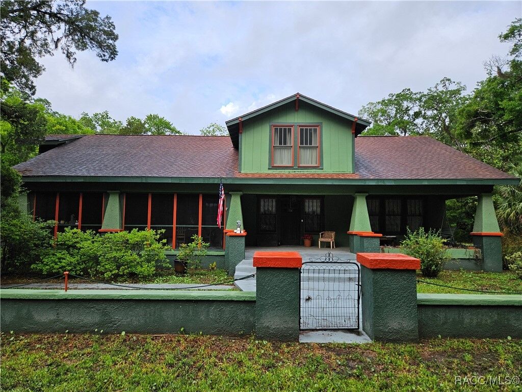 Property Photo:  754 NE 2nd Avenue  FL 34428 