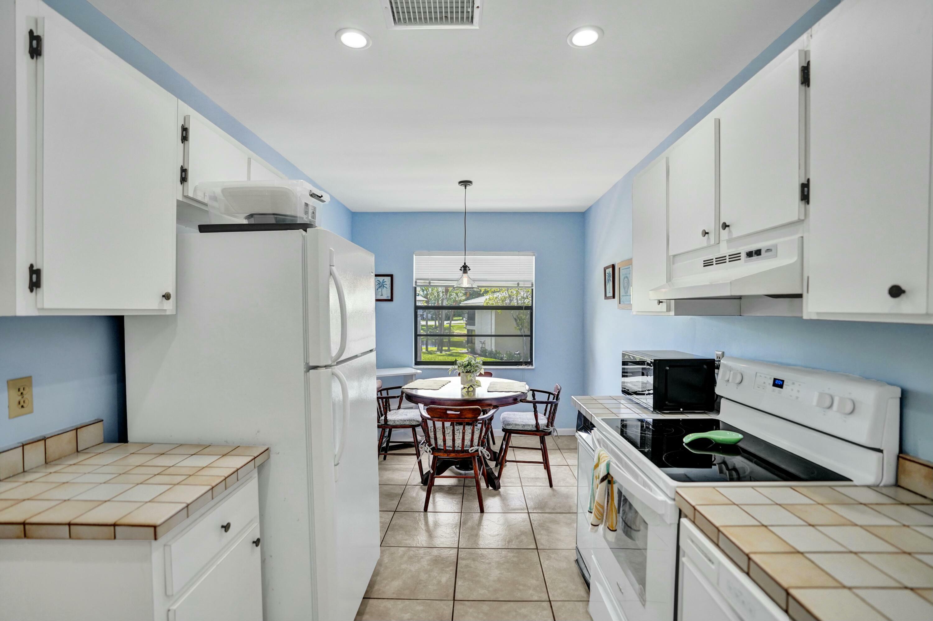 Property Photo: 19 Stratford Drive F FL 33436