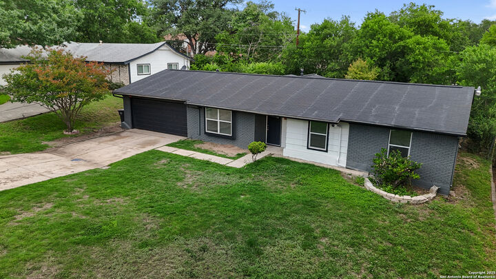 Property Photo: 3115 Bluefield TX 78230