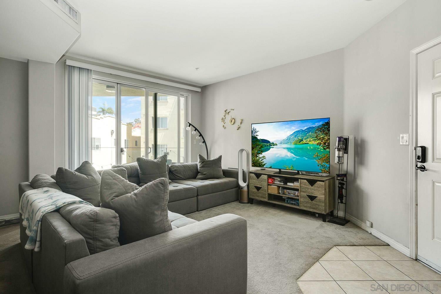 Property Photo: 1601 India St 208 CA 92101