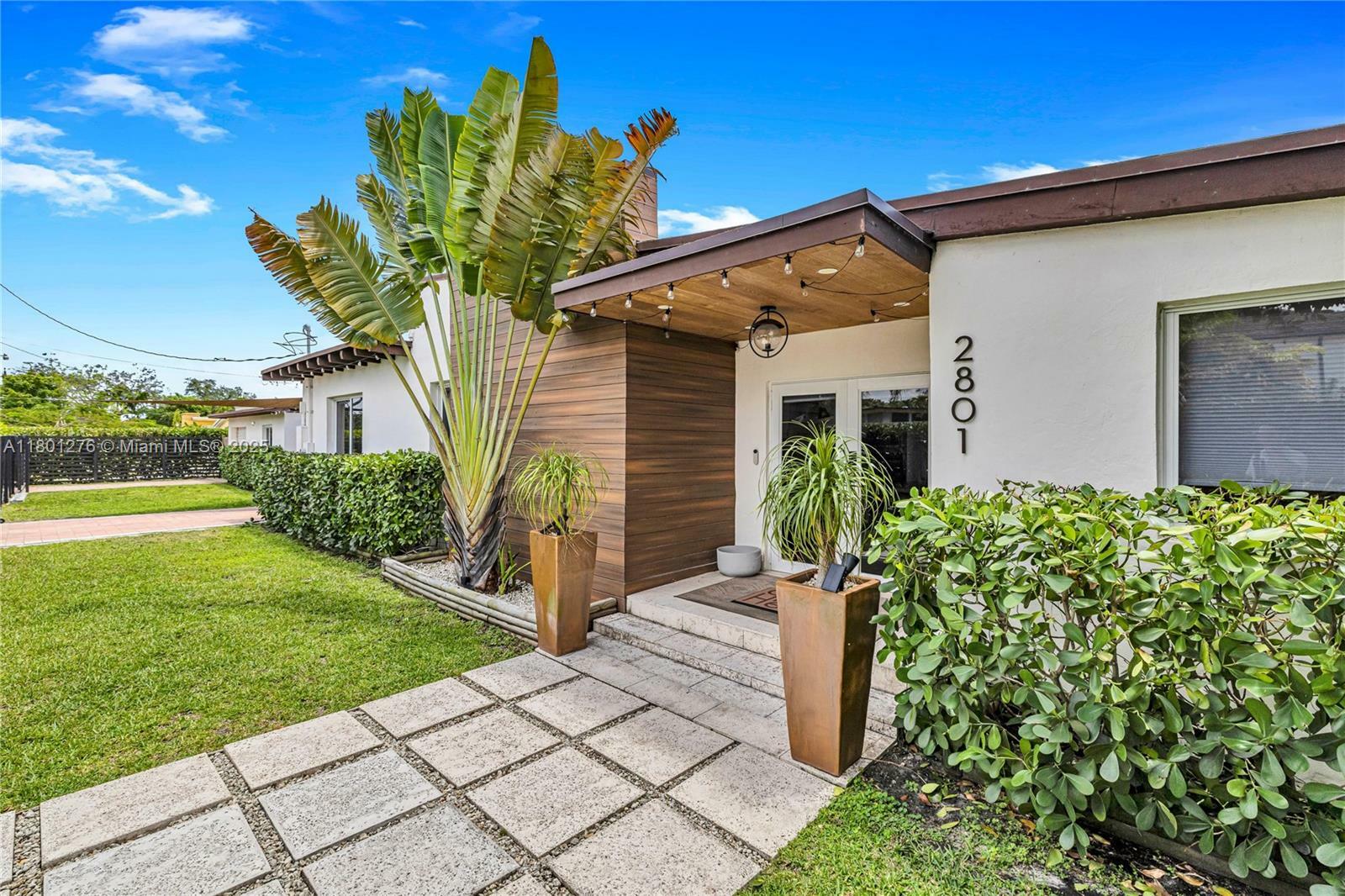 Property Photo: 2801 SW 64th Ave FL 33155