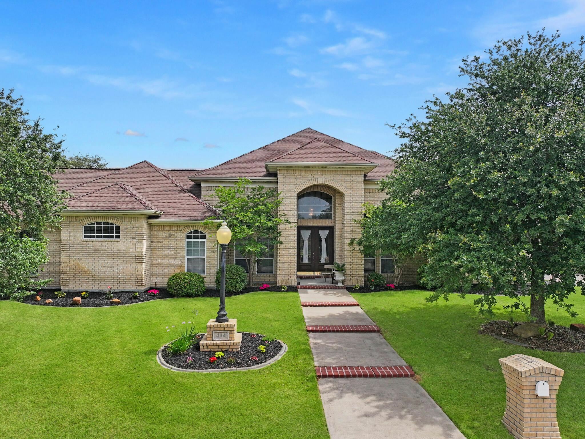 Property Photo: 404 Pintail Ln TX 77630