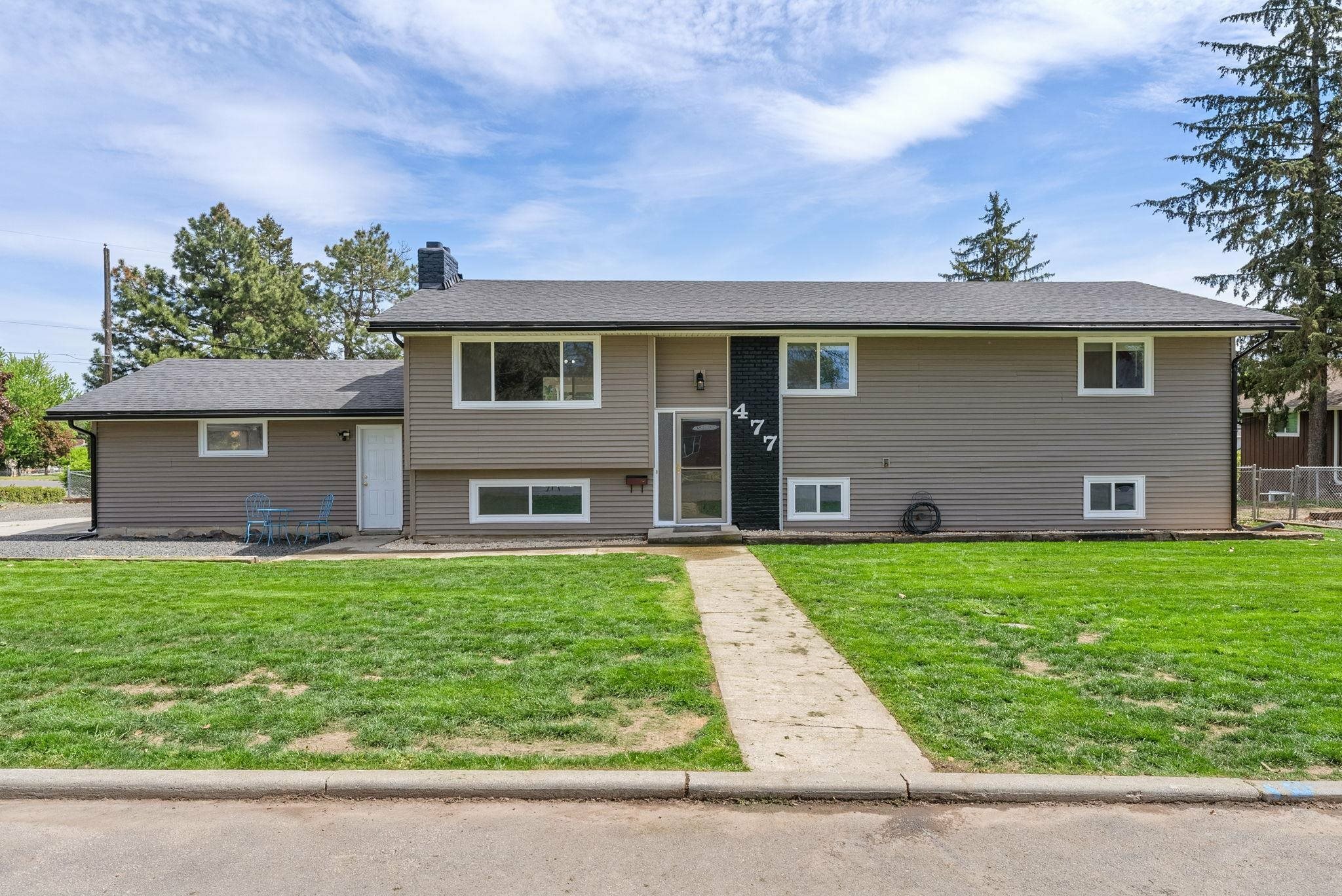 Property Photo: 477 N 5th St WA 99004