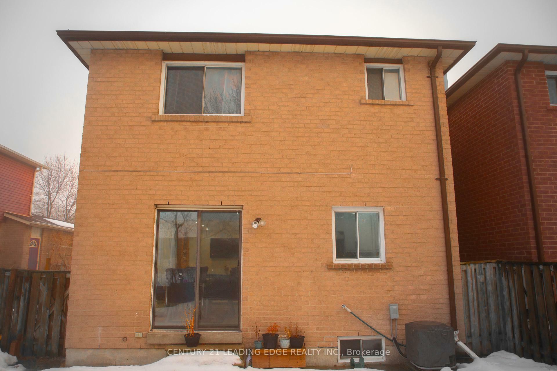 Photo de la propriété: 165 Stephenson Crescent ON L4C 5T3