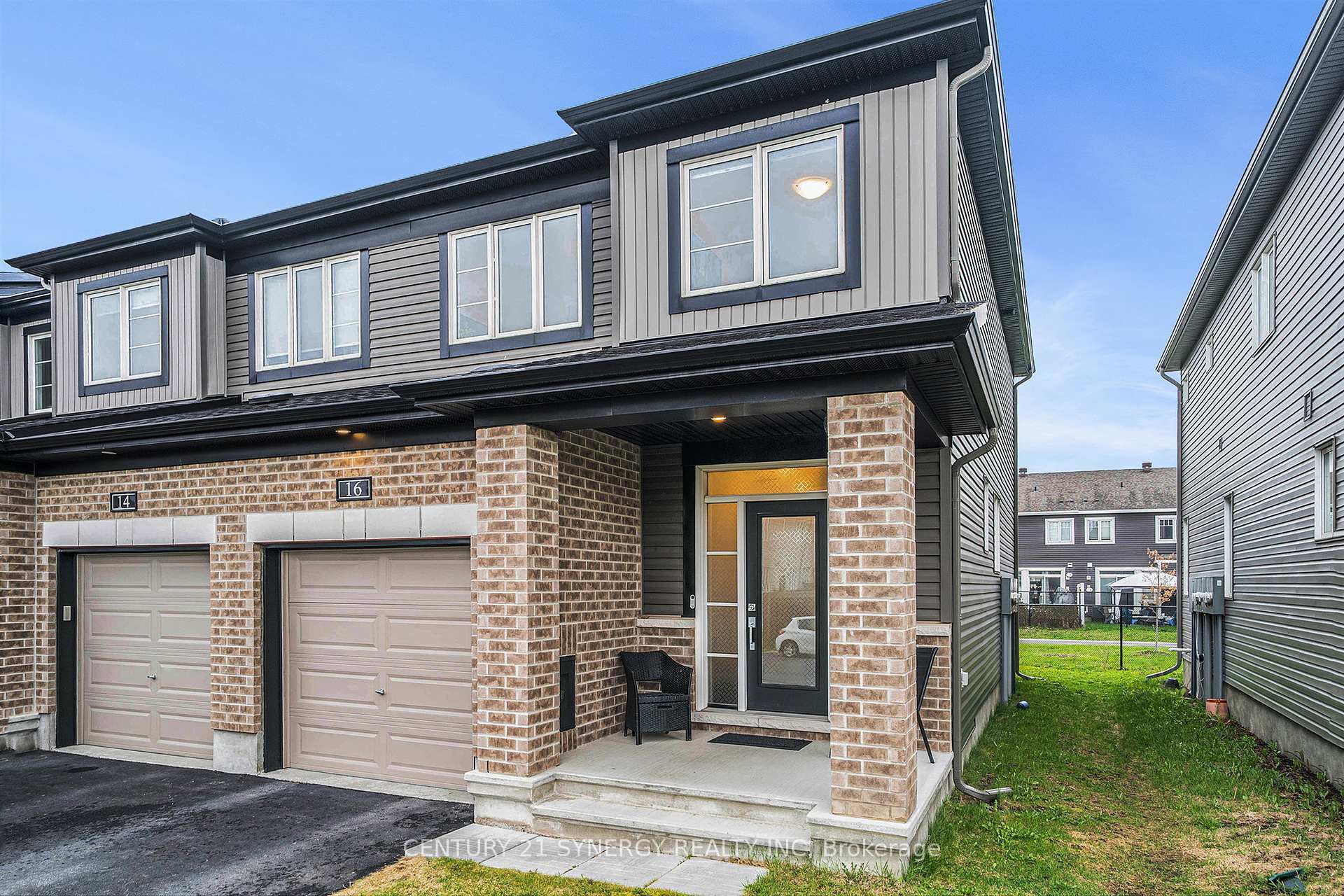 Property Photo:  16 Gardenpost Terrace  ON K4A 1G8 