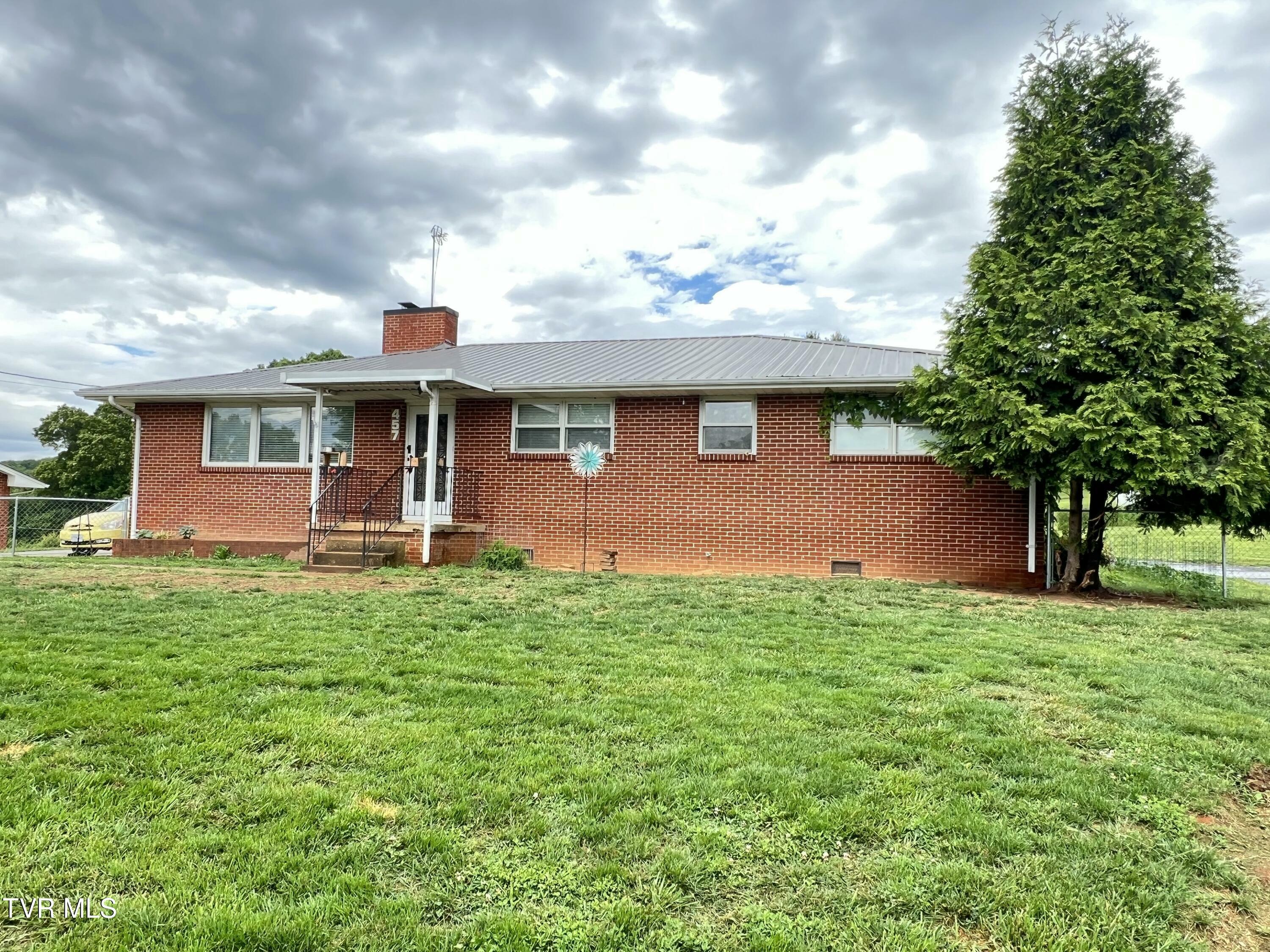 Property Photo: 457 Devault Street TN 37642