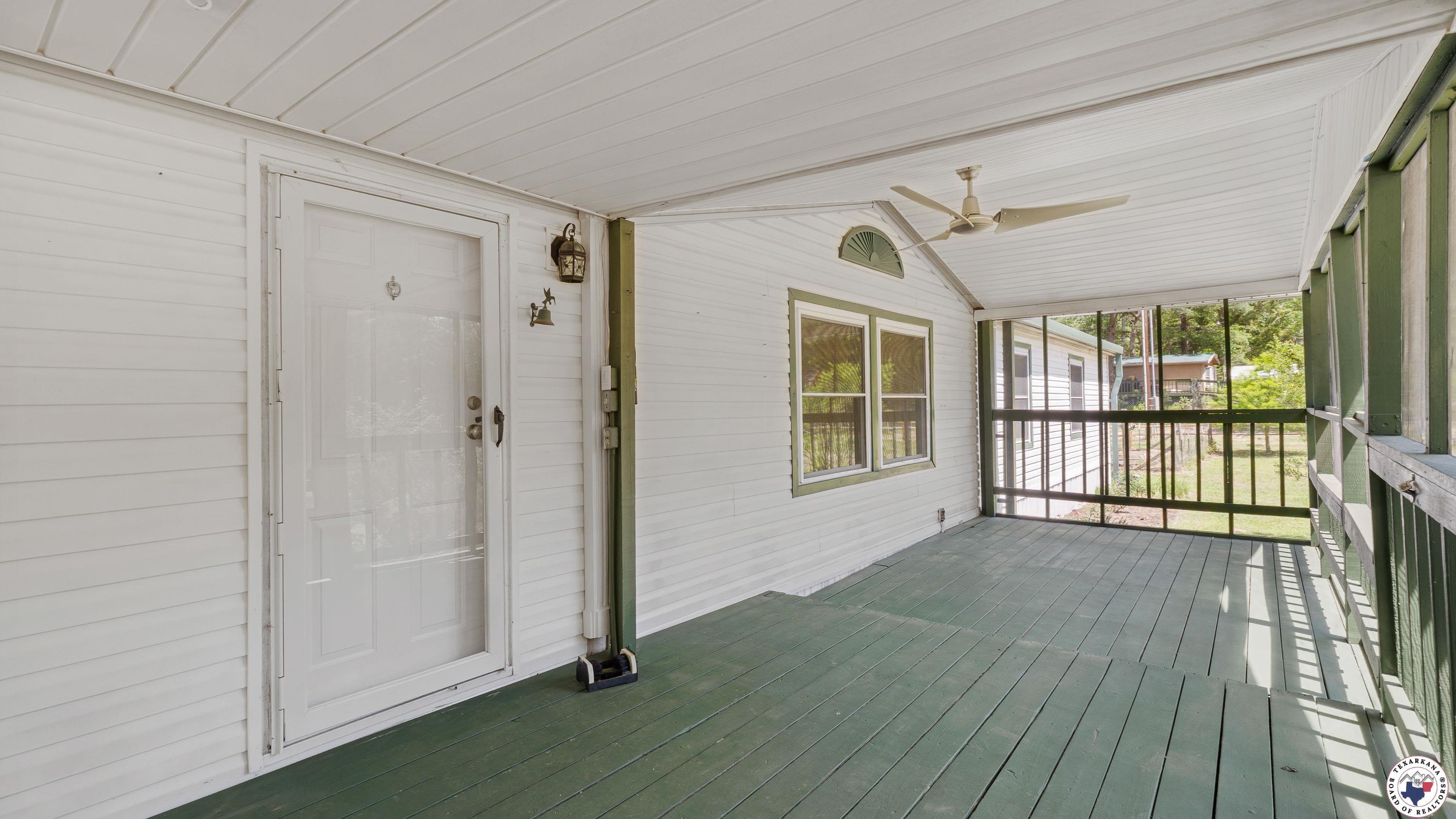 Property Photo: 955 County Road 1124 TX 75563