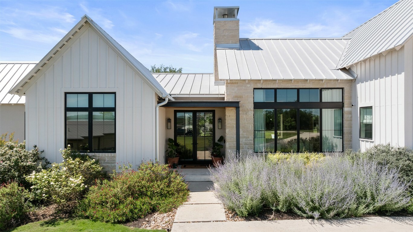 Property Photo: 15025 Grumbles Lane TX 78738