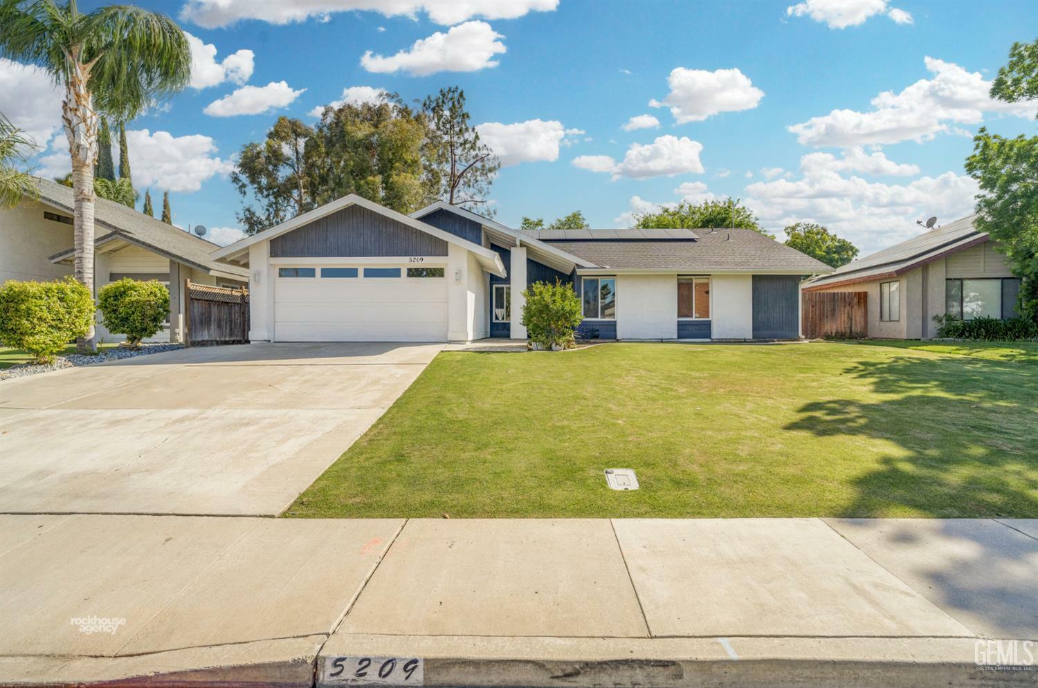 5209 Pla Vada Drive  Bakersfield CA 93306 photo