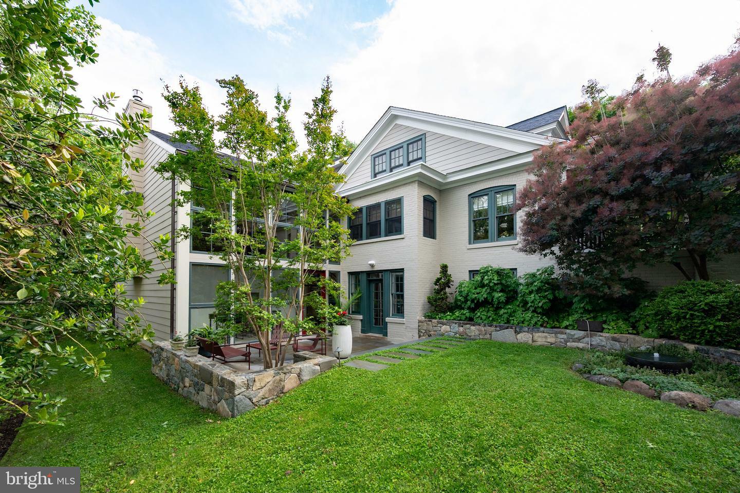 120 W Maple Street  Alexandria VA 22301 photo