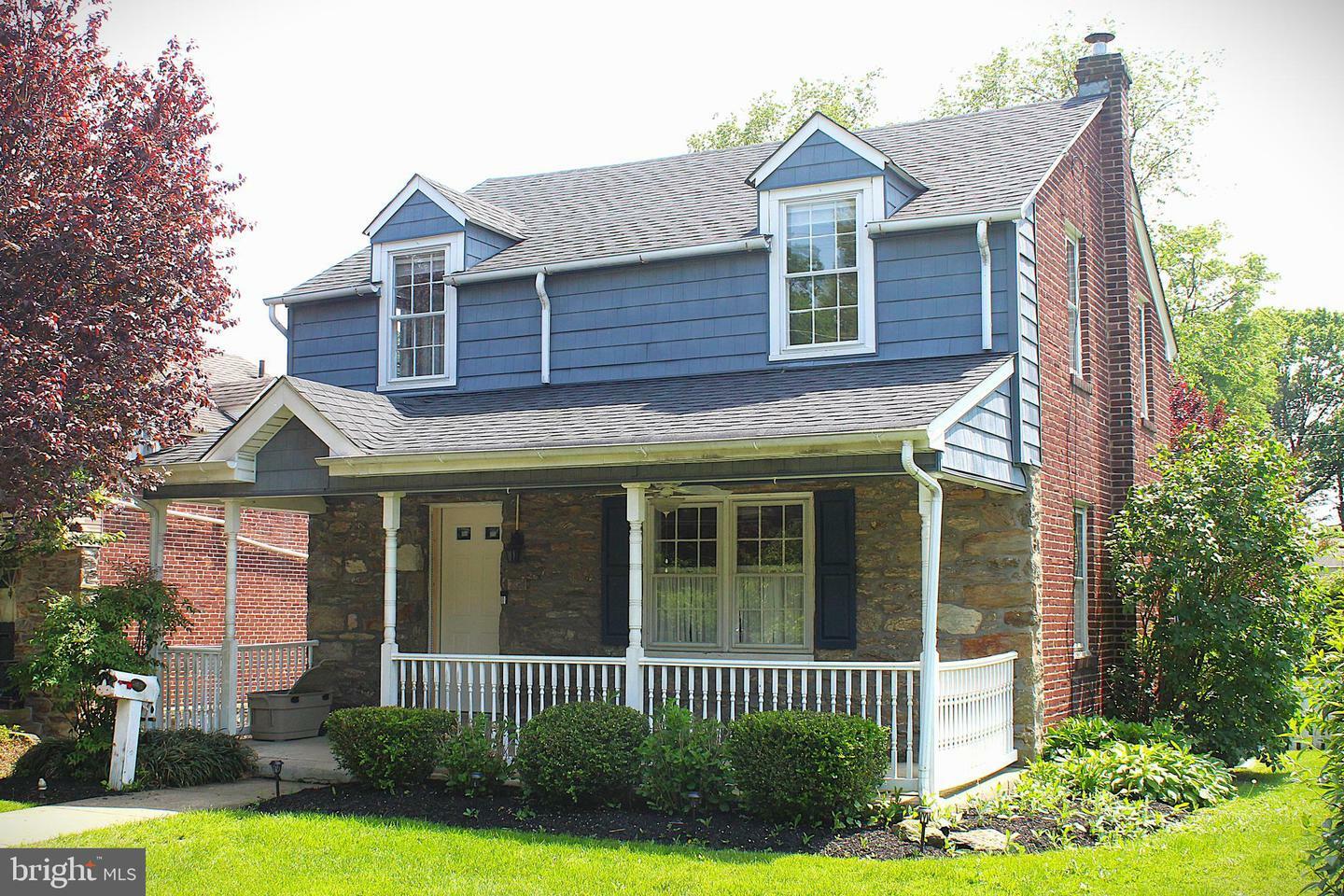Property Photo: 2136 Jenkintown Road PA 19038