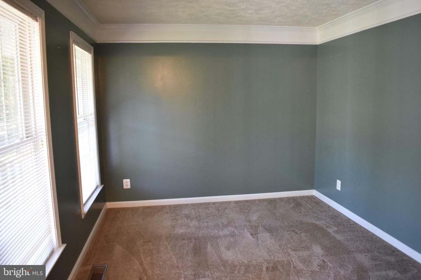 Property Photo: 11502 Duchess Drive VA 22408