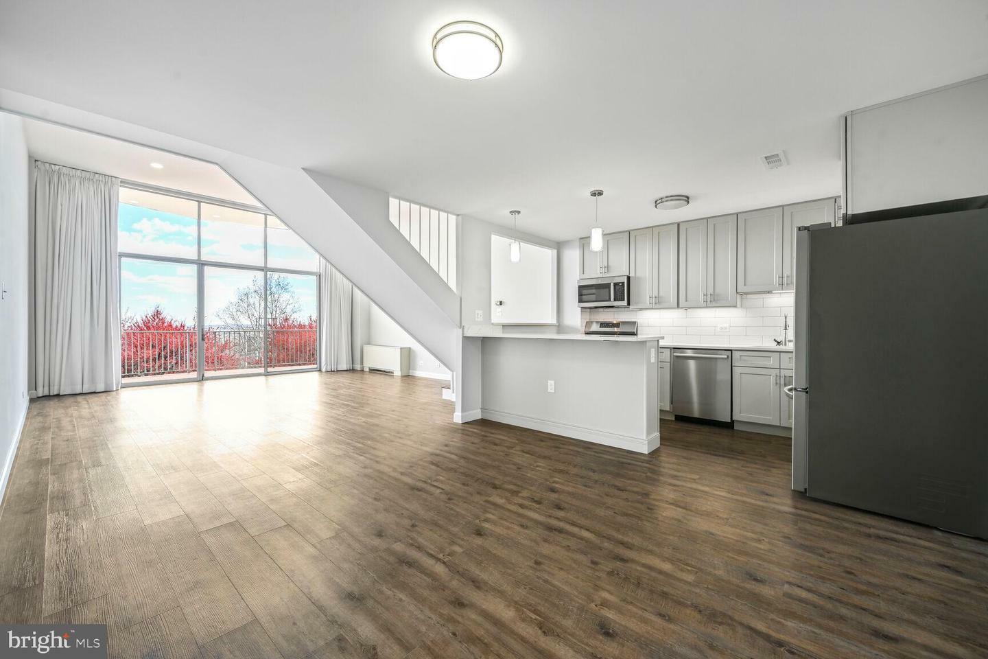 Property Photo: 1200 N Nash Street 552 VA 22209