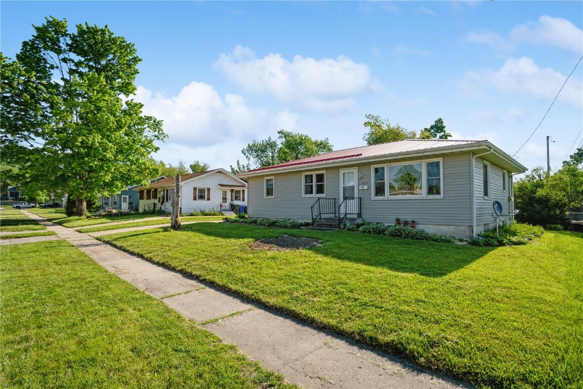 Property Photo: 615 27th Street NW IA 52405
