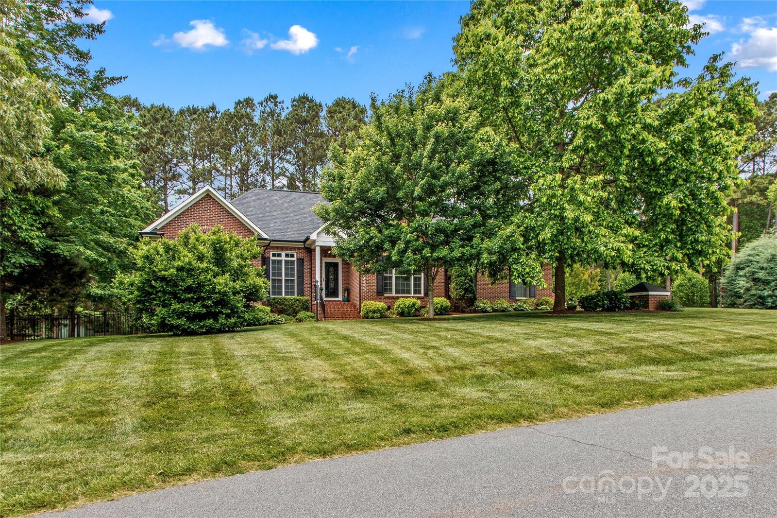 Property Photo:  4159 Isle Of Pines Drive  NC 28037 