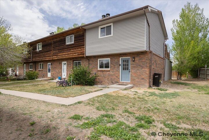 110 Clover Ct  Cheyenne WY 82009 photo