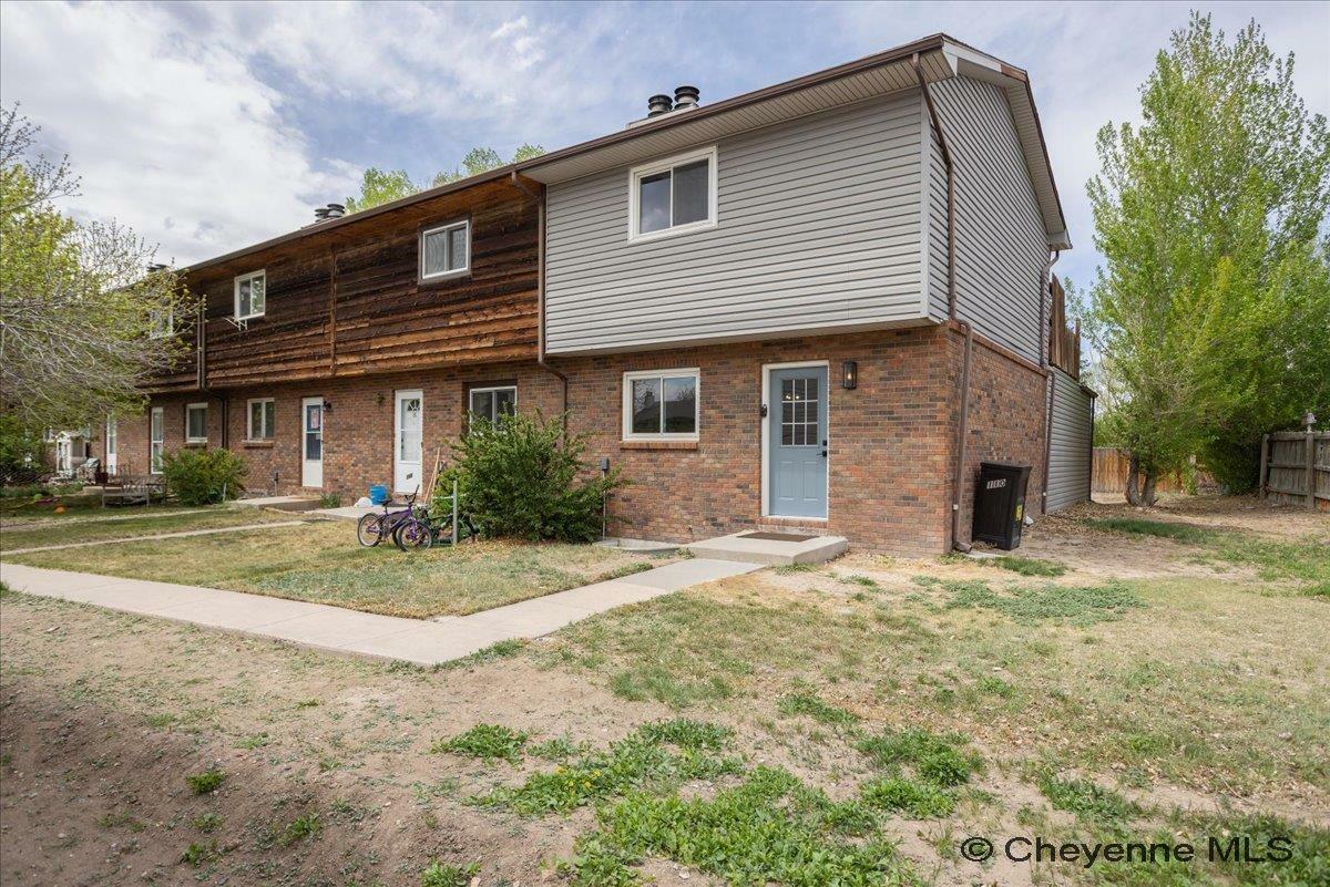 Property Photo: 110 Clover Ct WY 82009