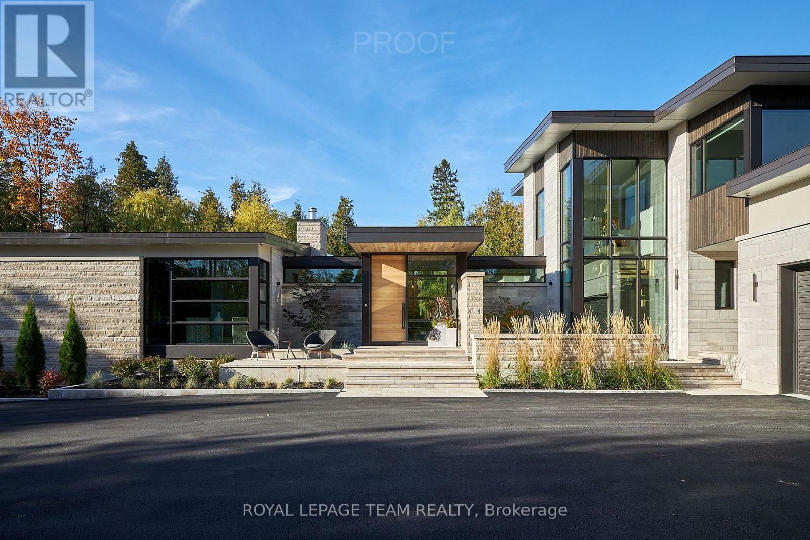 Property Photo: 20 Kanata Rockeries ON K2K 3P4