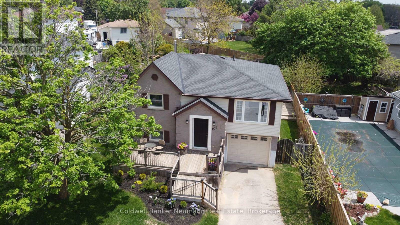 Property Photo: 102 Barnicke Drive ON N3C 3M4