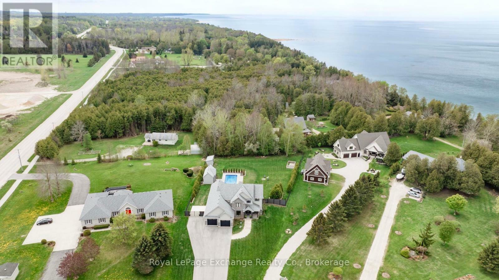 Property Photo: 7 Stoney Island Crescent ON N2Z 2X6