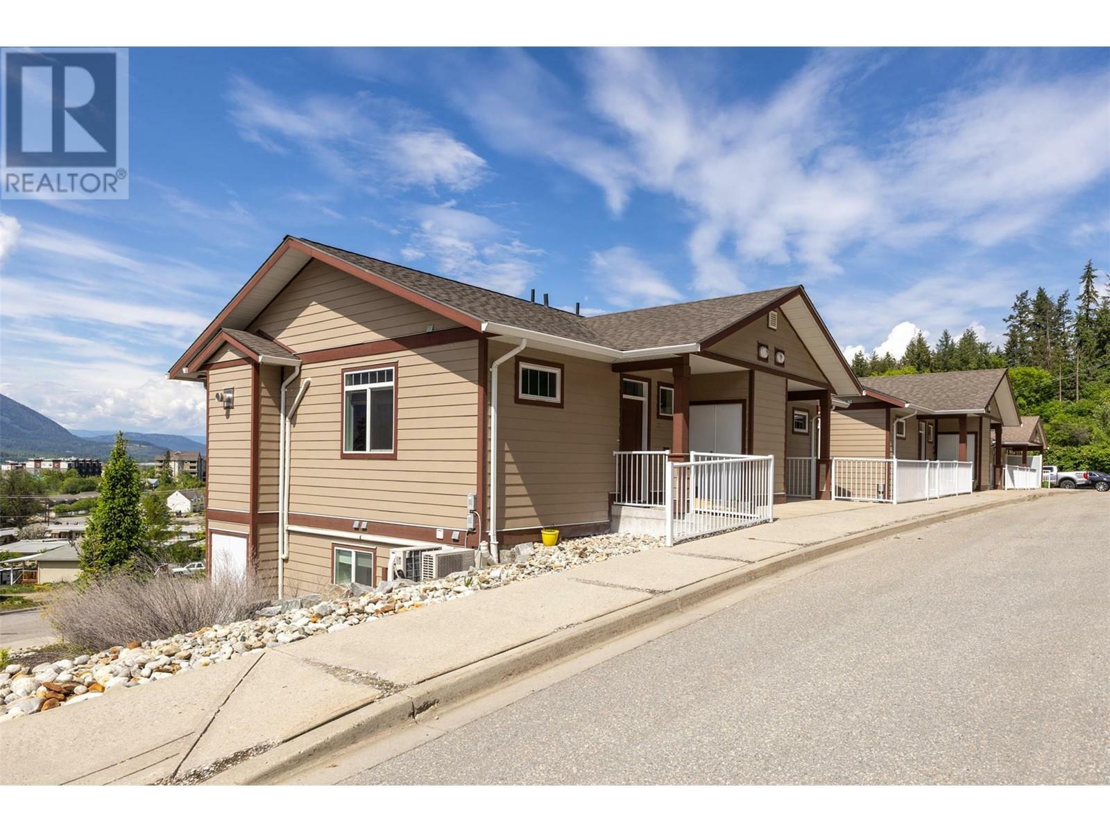 Property Photo: 1070 1 Street Southeast 32 BC V1E 0B6