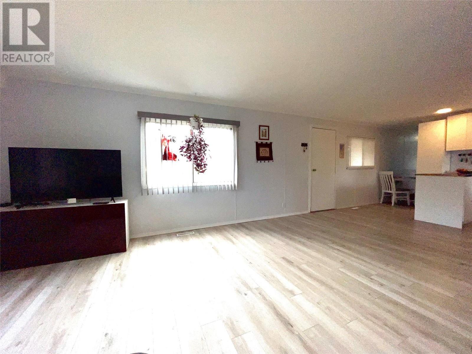 Property Photo: 2321 33rd Avenue North BC V1C 3Y9