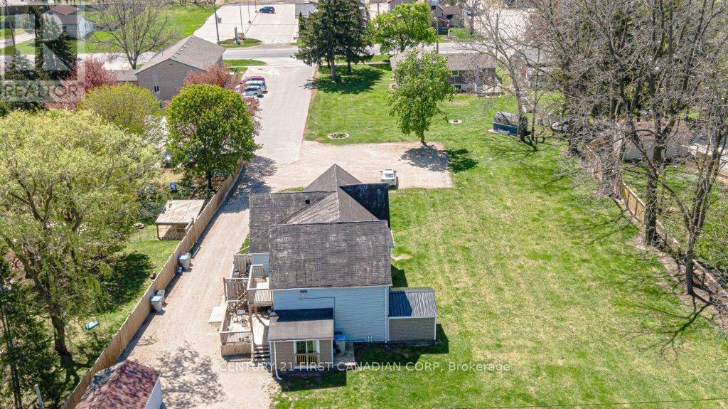 Photo de la propriété: 431 Albert Street ON N7G 1W8