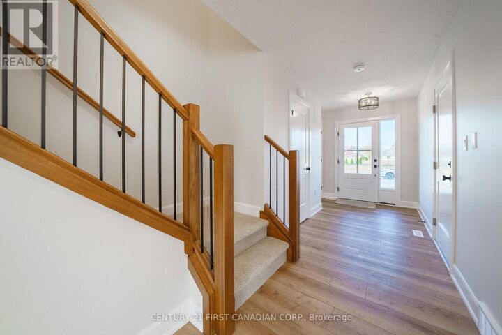 Property Photo:  27 Postma Crescent  ON N0M 1A0 