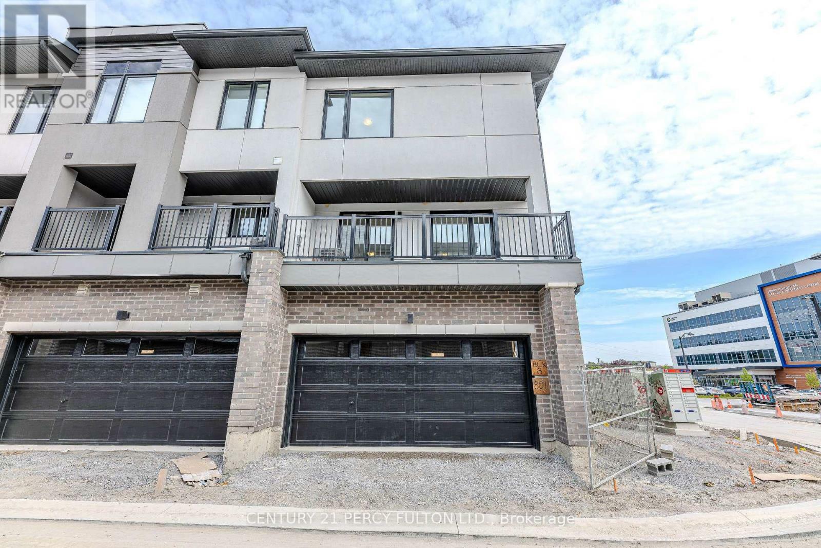 Property Photo:  1695 Dersan Street 809  ON L1V 2P8 