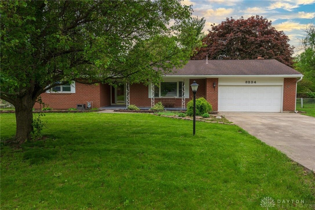 Property Photo: 3234 Maplewood OH 45434