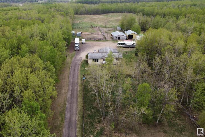 Property Photo: 51331 Rge Road 224 97 AB T8C 1H3