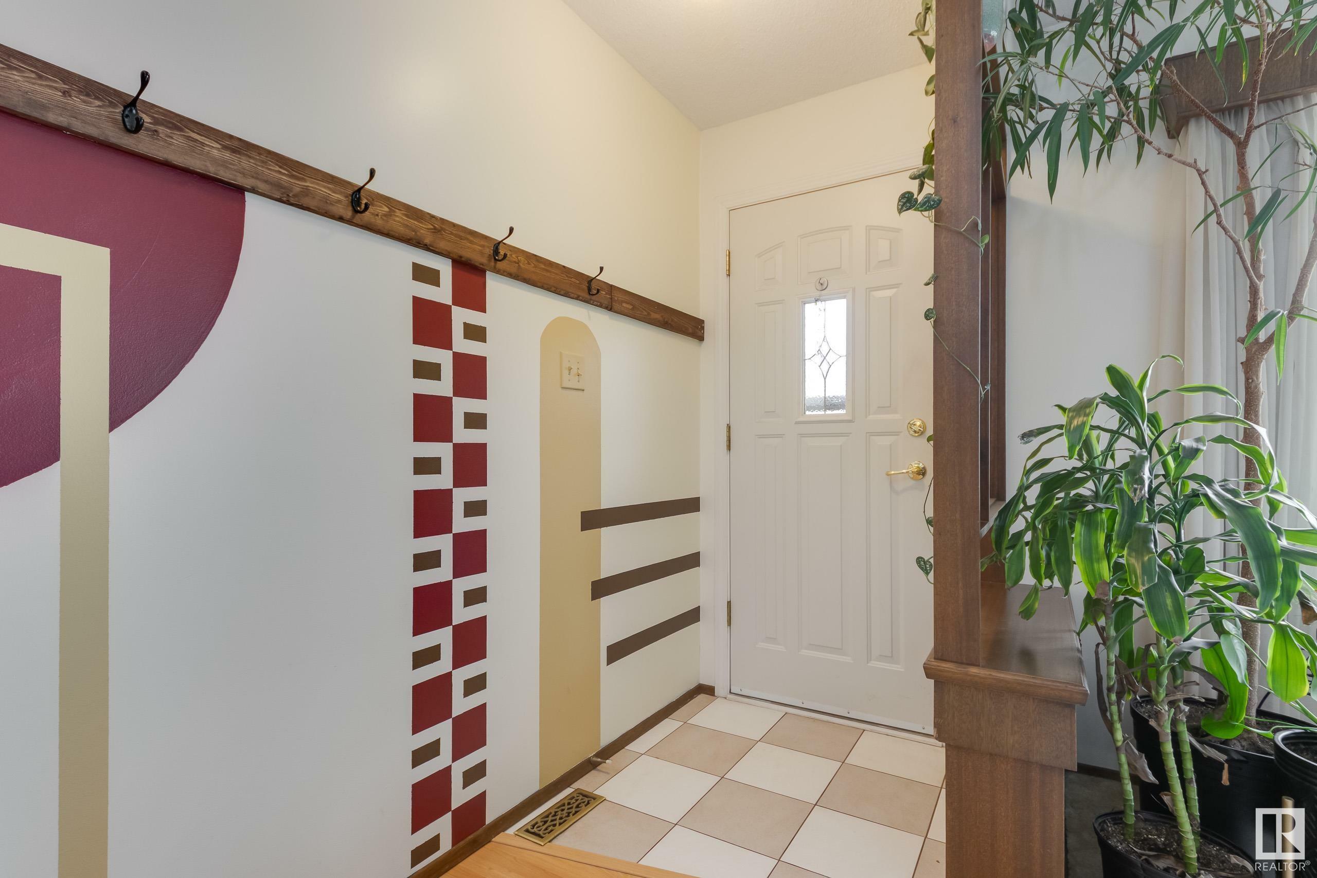 Property Photo: 45 Meadowbrook Road AB T8A 0P2
