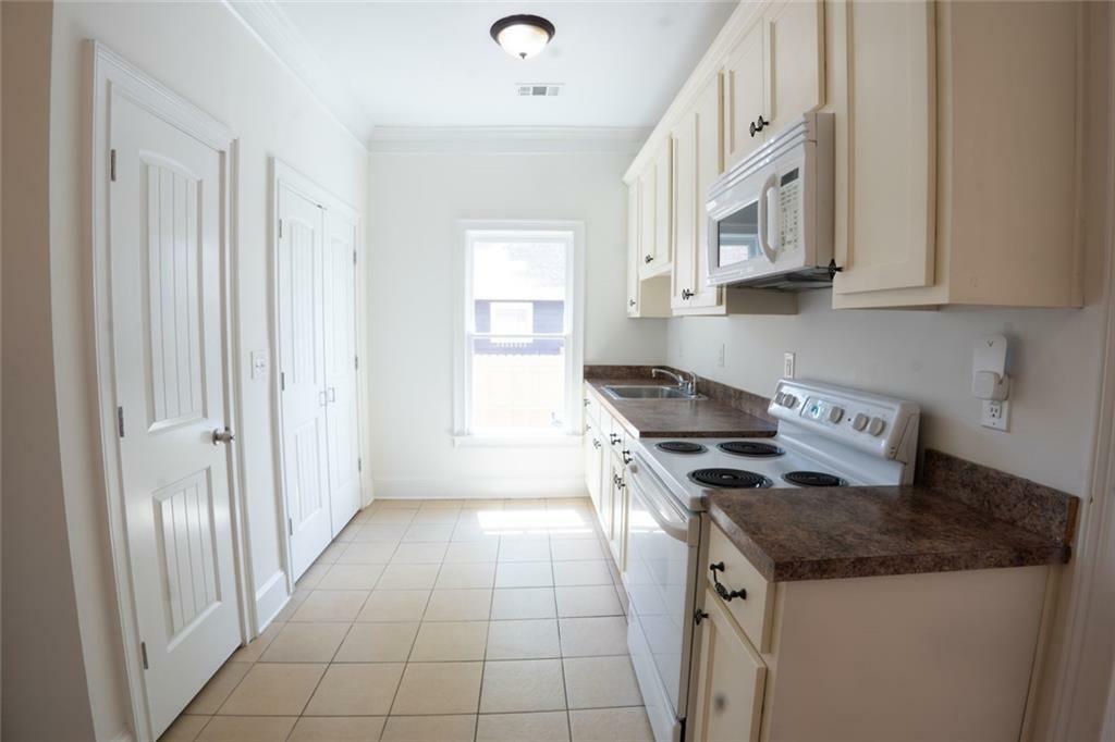 Property Photo: 825 Brookline Street SW GA 30310