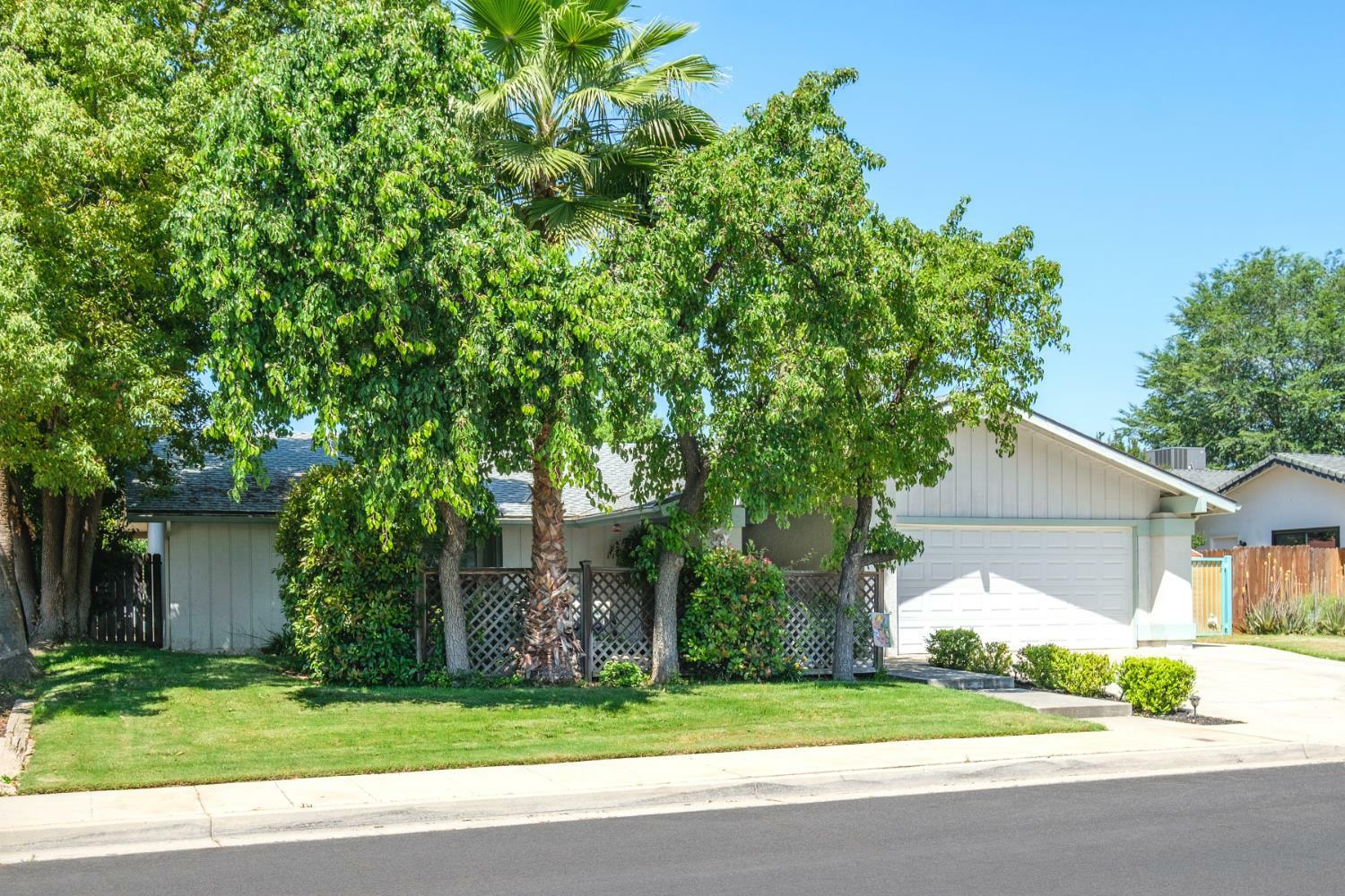 Property Photo: 422 Whittier Avenue CA 93611