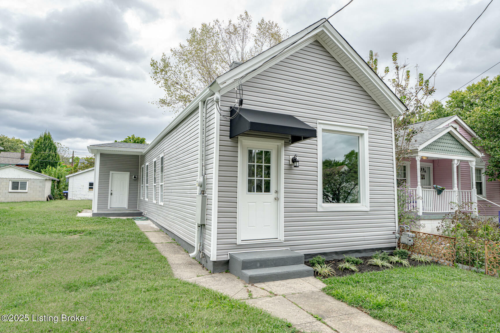Property Photo: 1246 Schiller Ave KY 40204