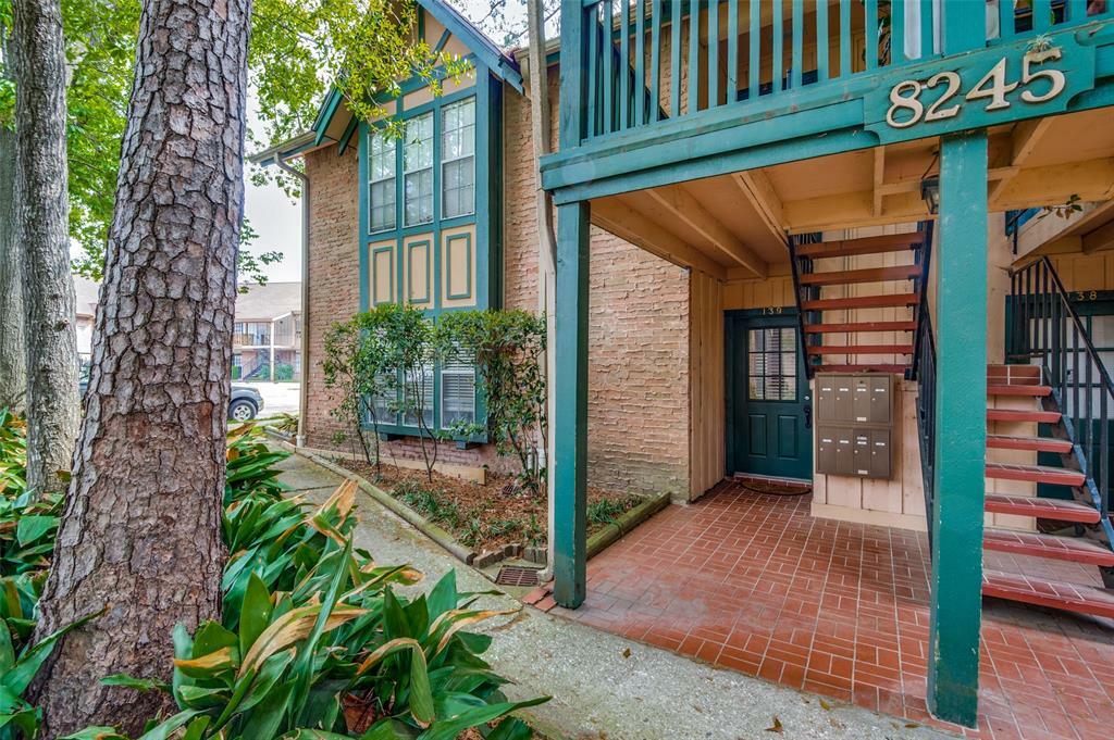 Property Photo: 8245 Kingsbrook Road 139 TX 77024