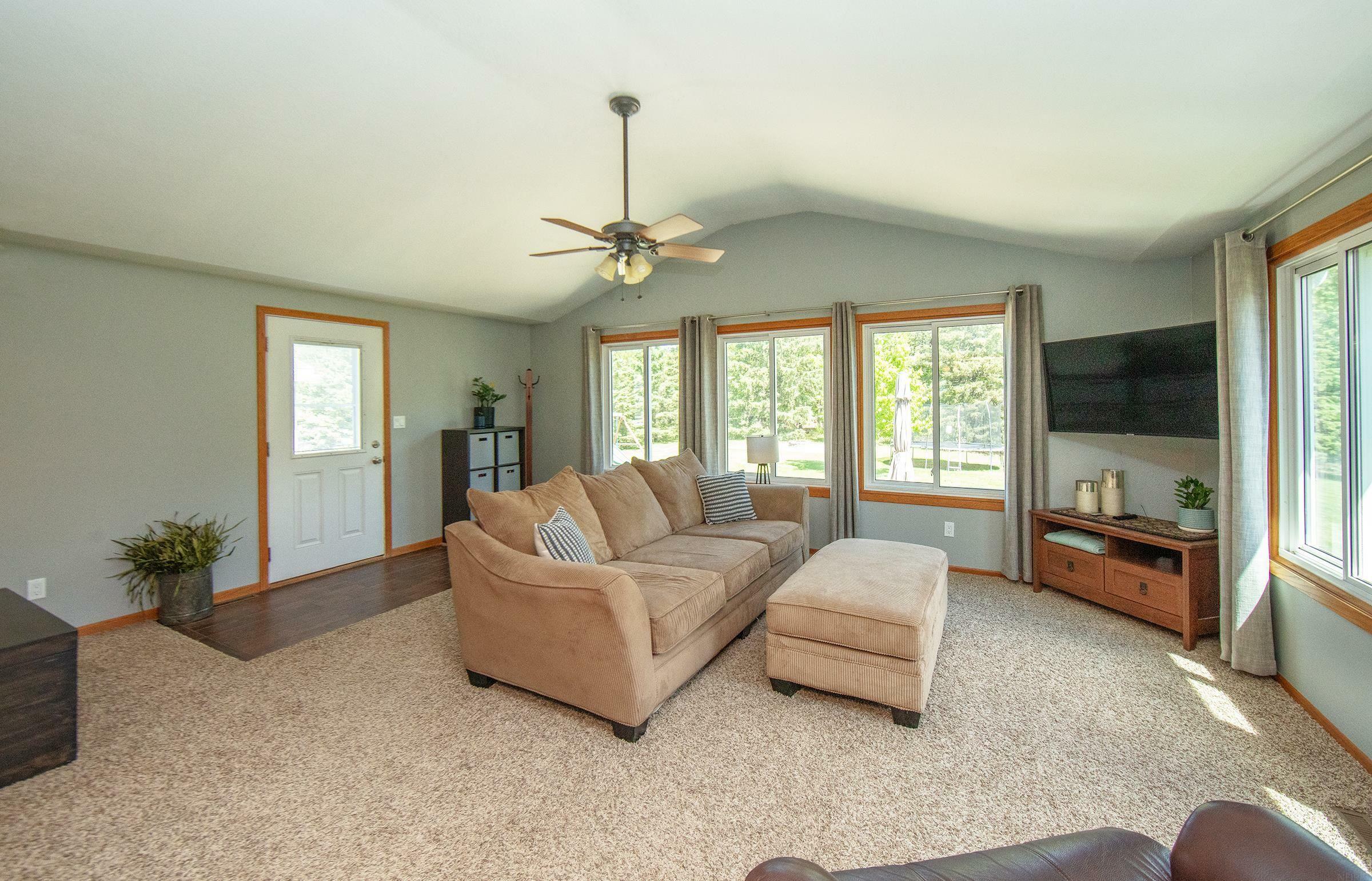 Property Photo: 1307 SE 5th Avenue IA 50677