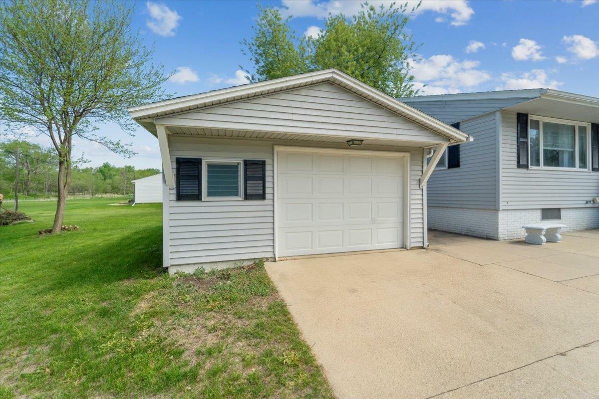 Property Photo: 505 6th St NE IA 50662