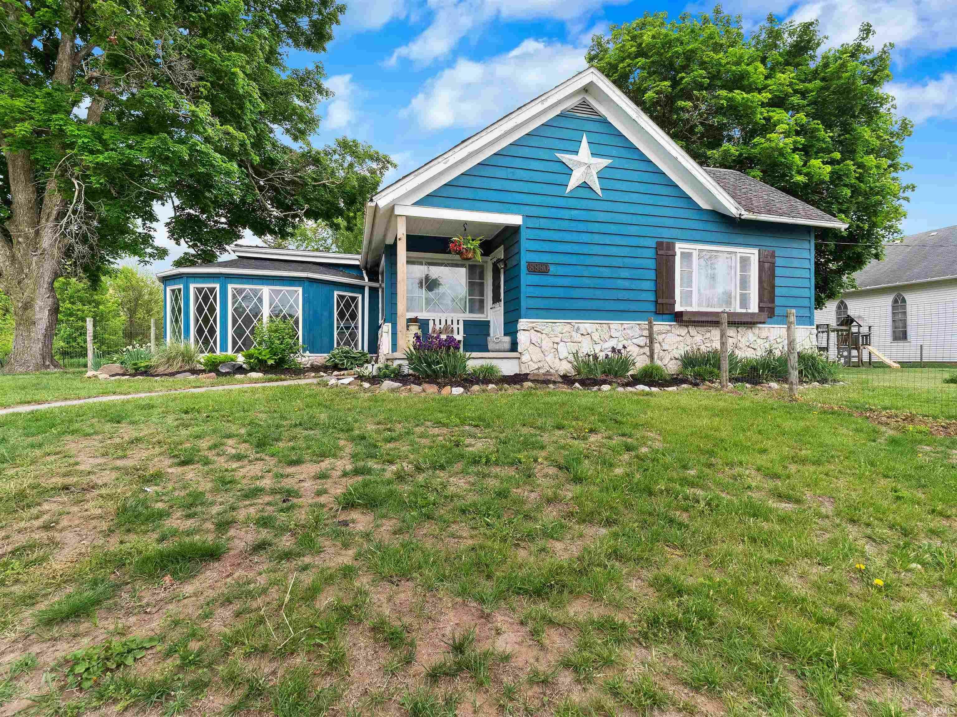 Property Photo: 8880 W State Road 14 IN 46787-9601