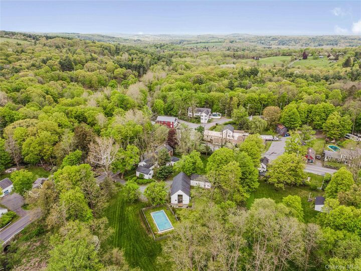 Property Photo:  632 Albany Turnpike  NY 12136 