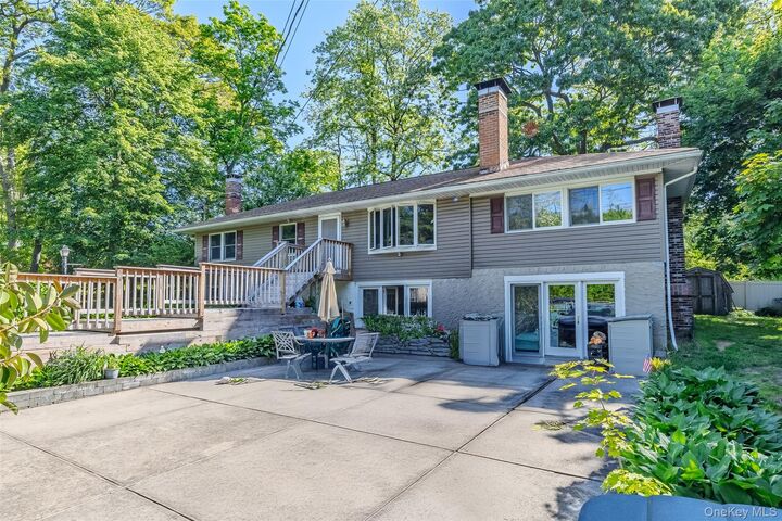 Property Photo:  218 Cliff Road W  NY 11792 