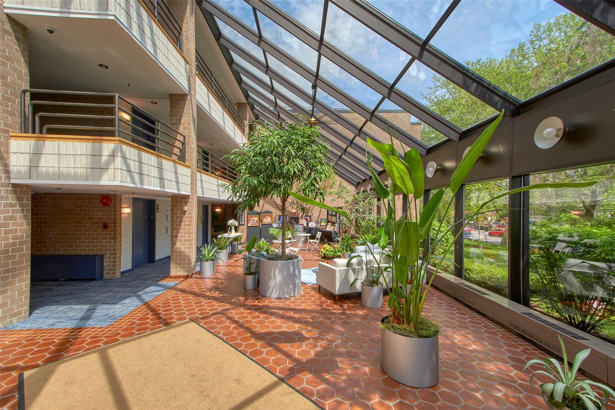 Property Photo: 680 W Boston Post Road 3R NY 10543