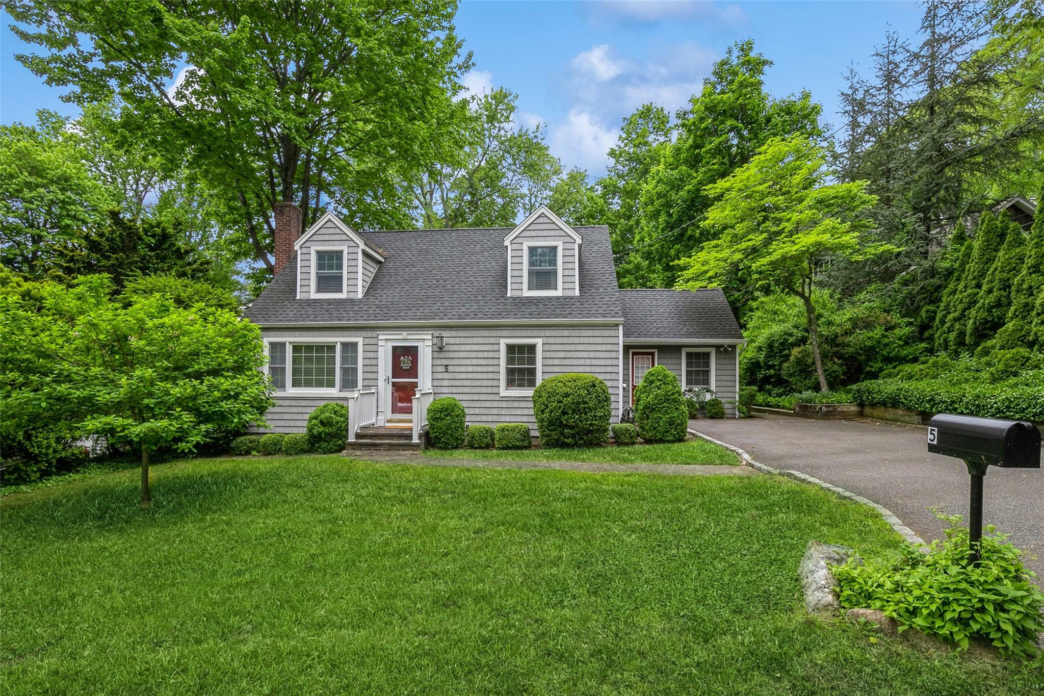 Property Photo: 5 Polly Place NY 11743