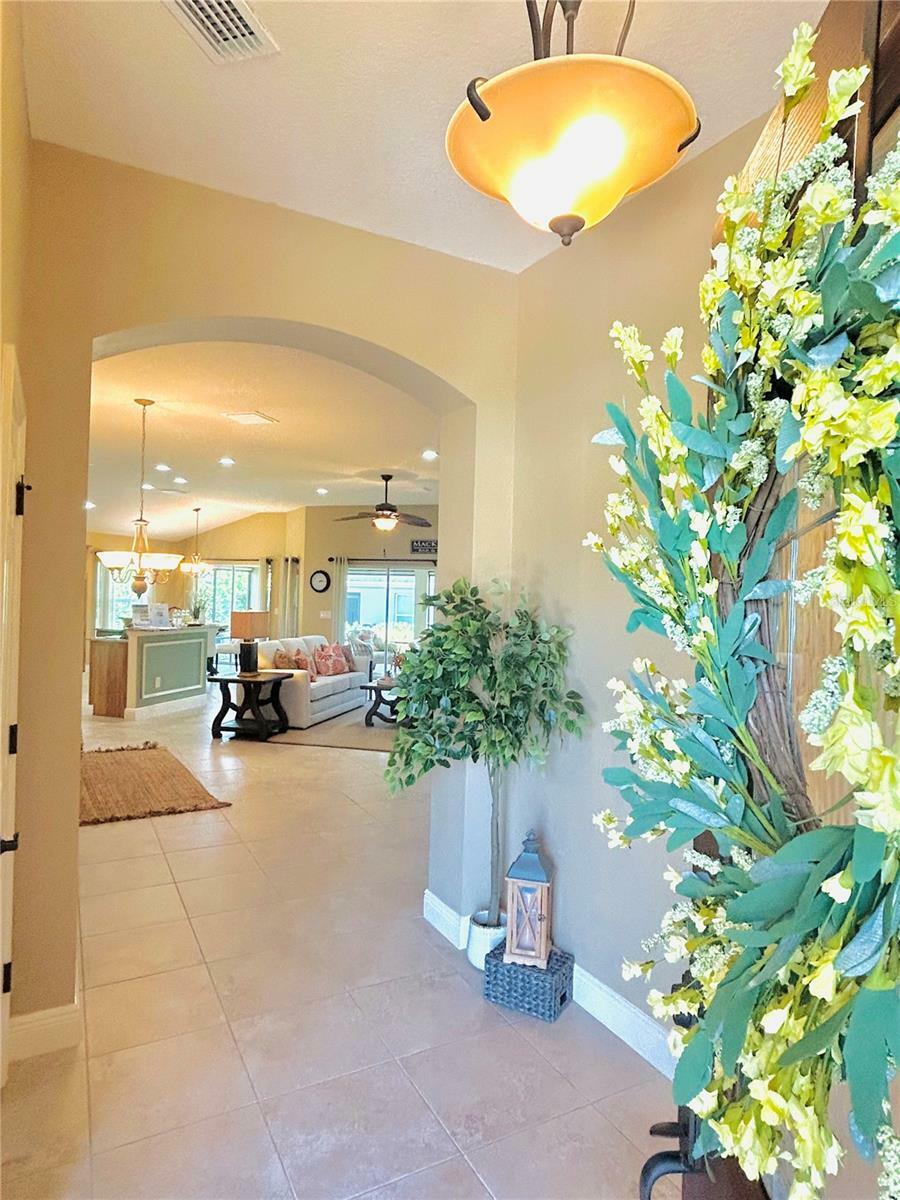 Property Photo: 1304 Zombar Place FL 32163