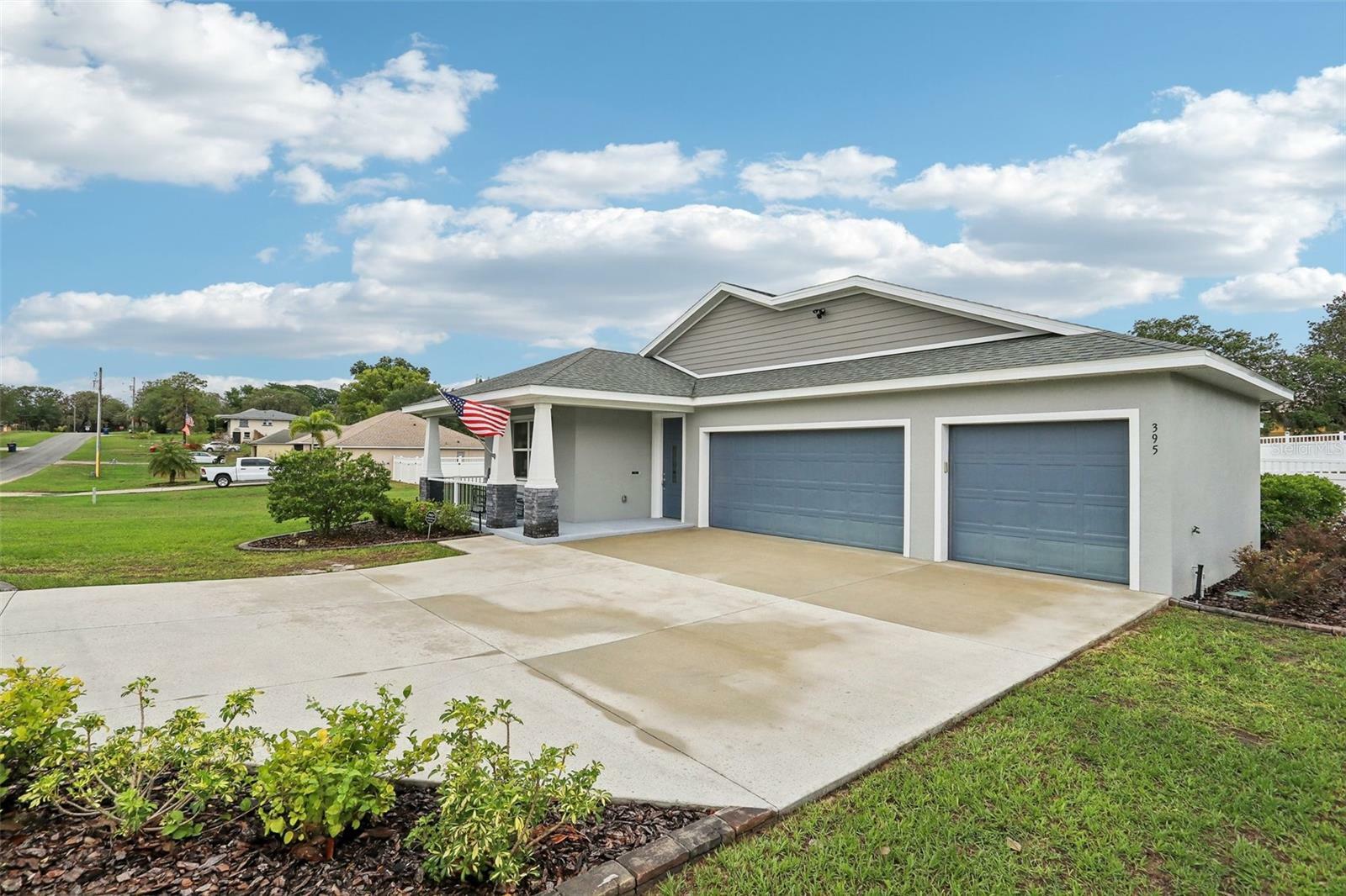 Property Photo: 395 S Dixie Drive FL 34737