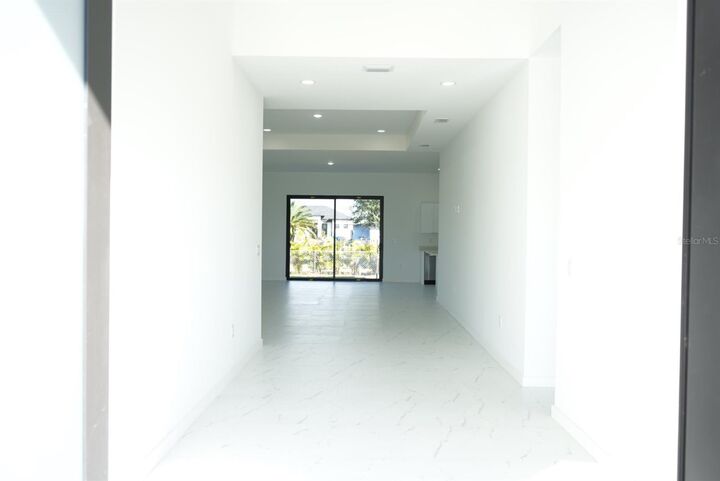 Property Photo:  313 NE 9th Street  FL 33909 