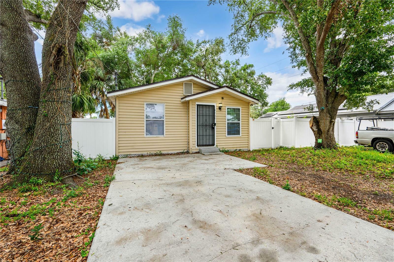 Property Photo:  3703 E North Bay Street  FL 33610 