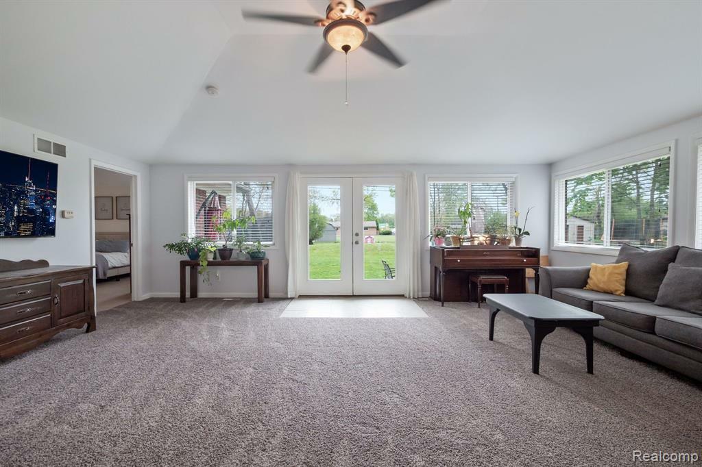 Property Photo:  5032 Helene Avenue  MI 48316 4236 