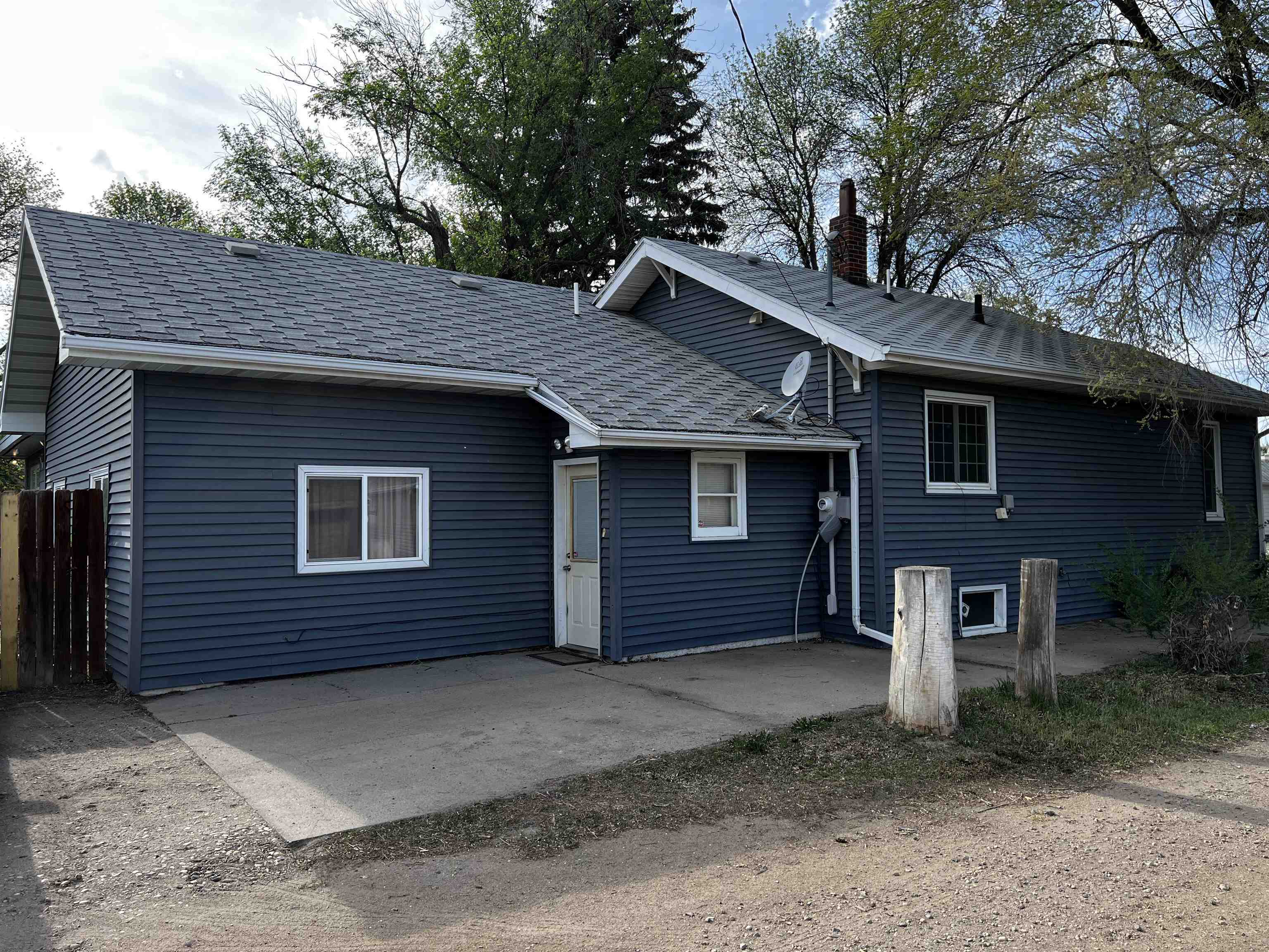 Property Photo: 410 6th Ave NE ND 58703