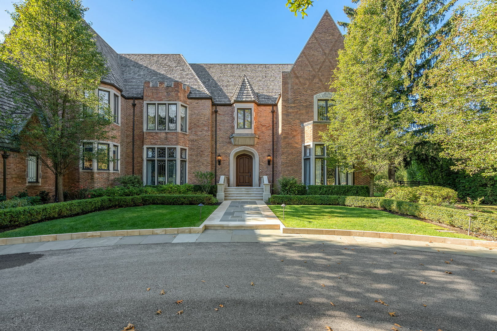 Property Photo: 34 Bridlewood Road IL 60062